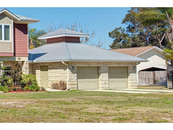 Single Family Home for sale at 180 S Oxford Dr, Englewood, FL 34223 - MLS Number is D6116448