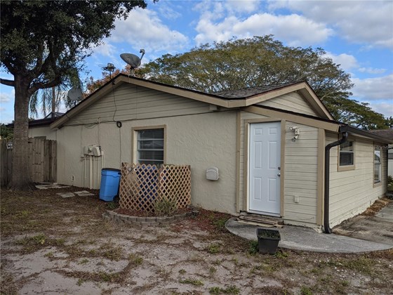 Single Family Home for sale at 4018 Sandpointe Dr, Bradenton, FL 34205 - MLS Number is U8141711