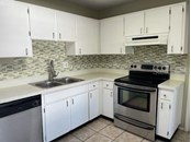 Single Family Home for sale at 4018 Sandpointe Dr, Bradenton, FL 34205 - MLS Number is U8141711